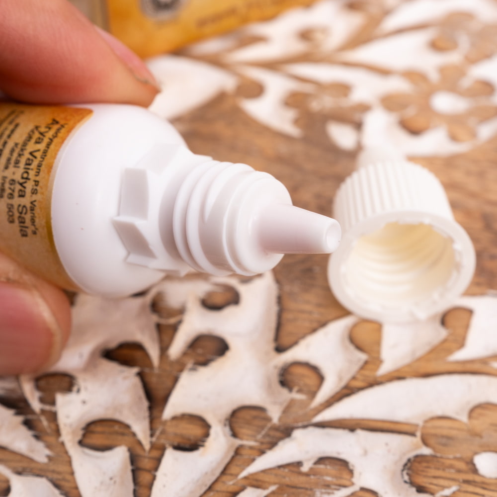 クンクマディ タイラム 美容オイル アーユルヴェーダオイル 10ml